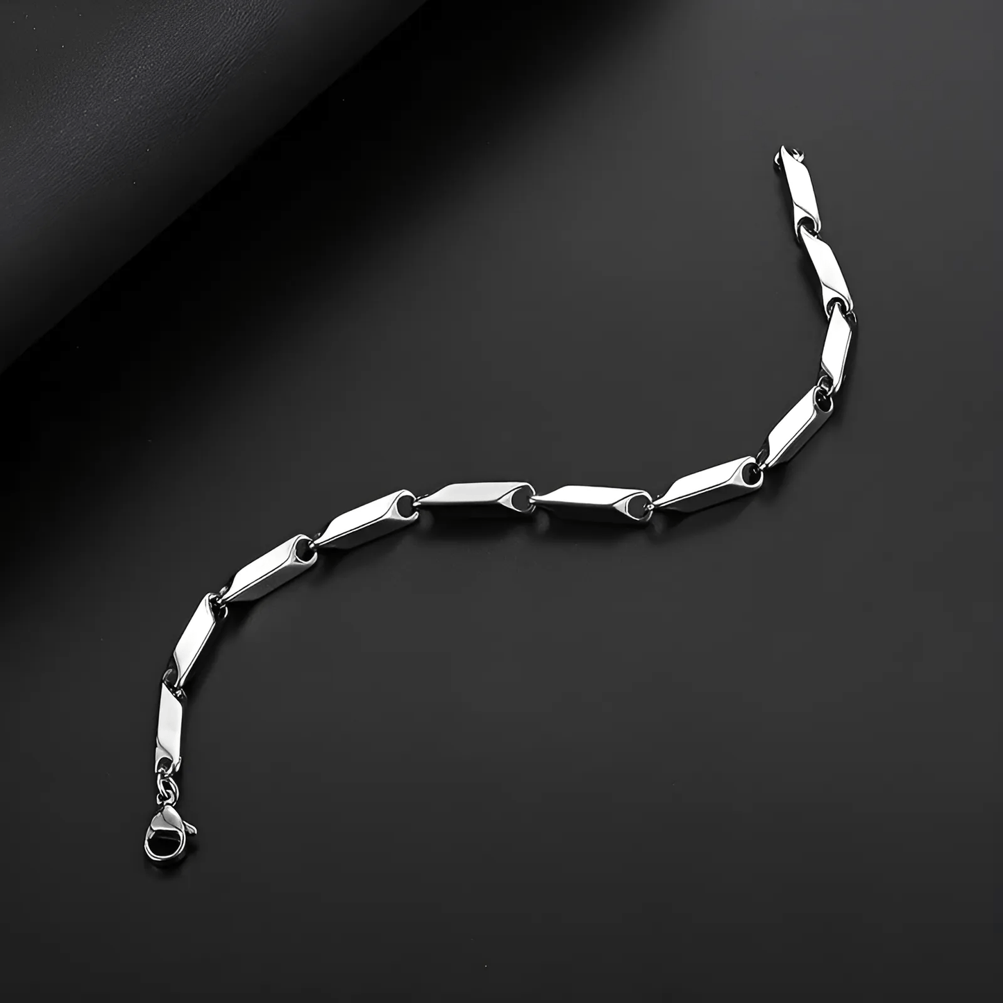 LUXRI SILVER LOOP
