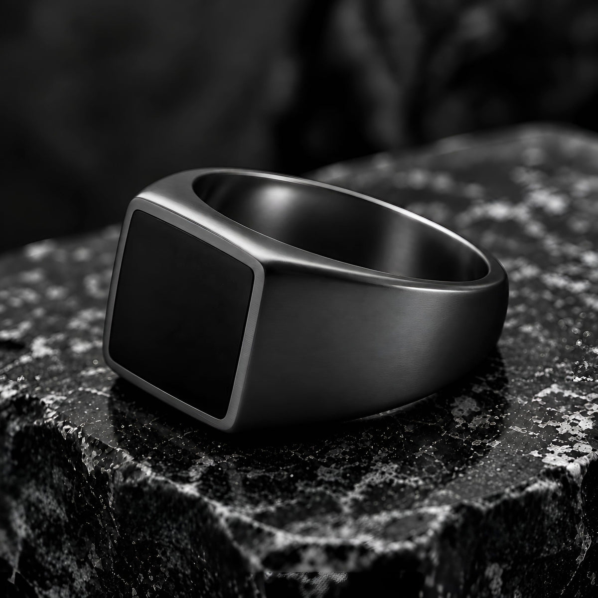 LUXRI Ring Black SIGNET
