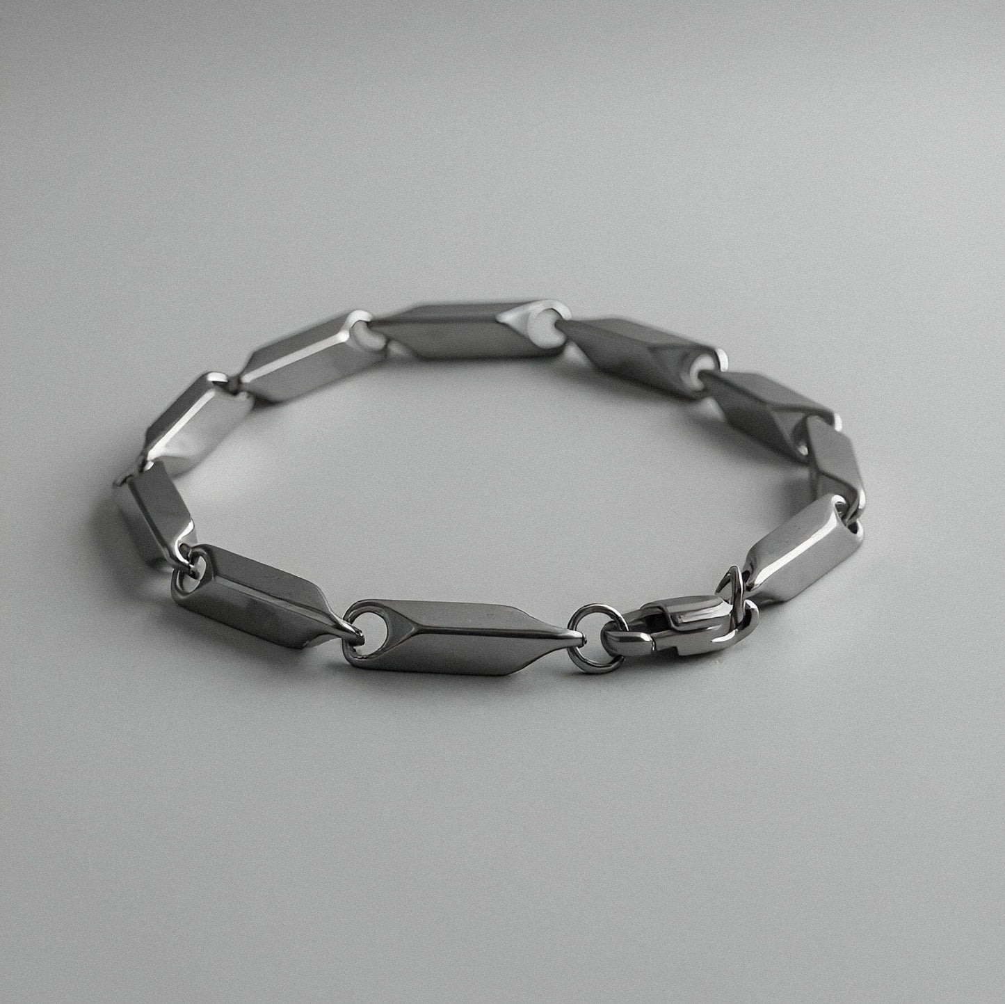 LUXRI SILVER LOOP